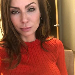 Meet your Posher, Dara